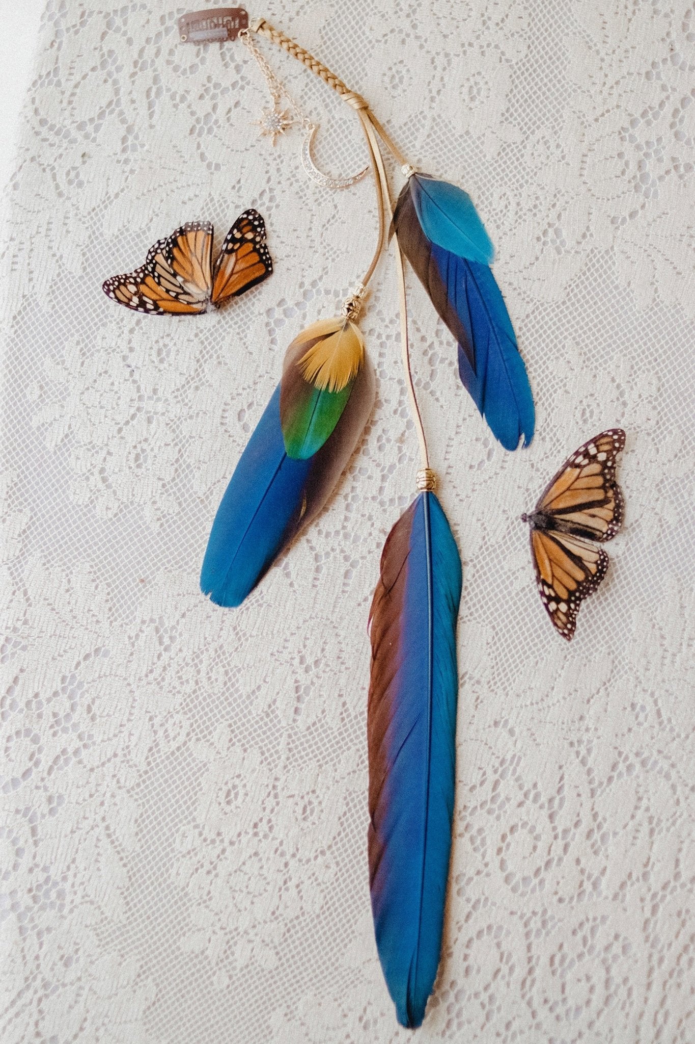 La Luna Macaw Feather Hair Clip - Wild & Free Jewelry